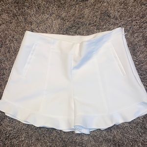 Ruffle hem shorts Size 8